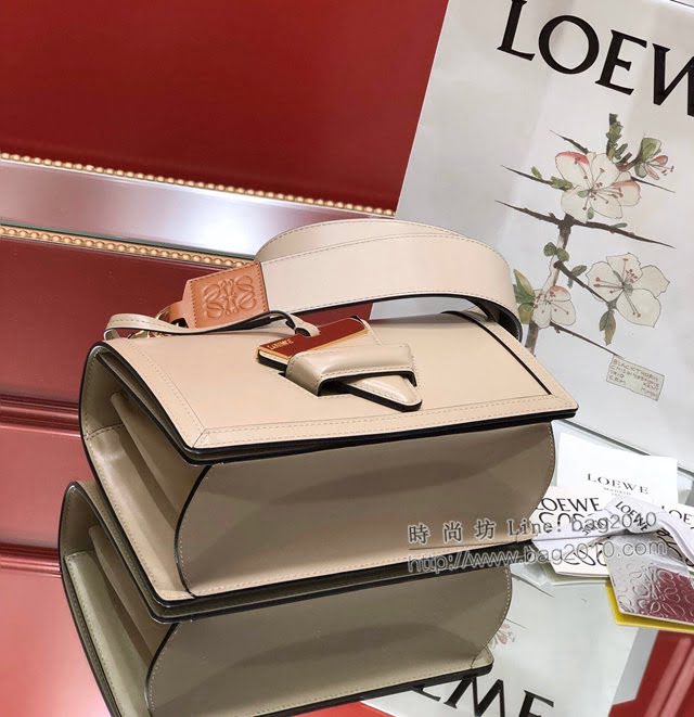 LOEWE包包 羅意威大號Barcelona三角包 10157  tcl1357